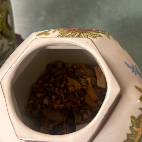 Satsuma Kutani Undated Asian Painted Vase Set - Picture 6 of 8